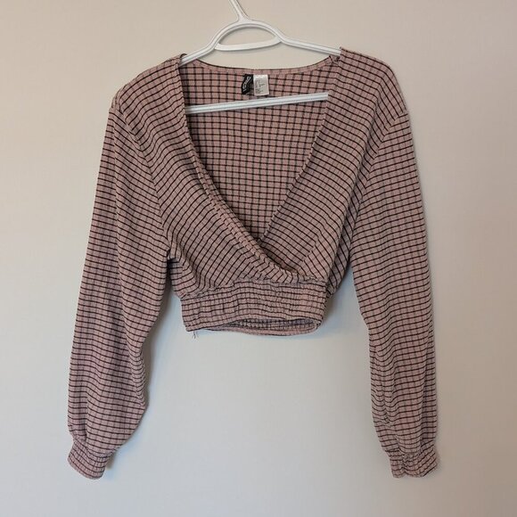Divided by H&M, Long sleeve crop top, windowpane Pink and black, size small - Picture 3 of 6